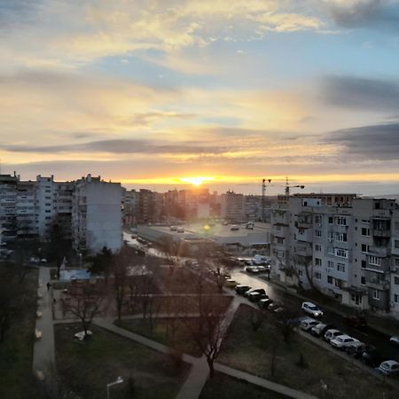 Cozy Apartment With Balcony On The Black Sea- Part Of The Family 'Vicki Apart Varna Exterior foto