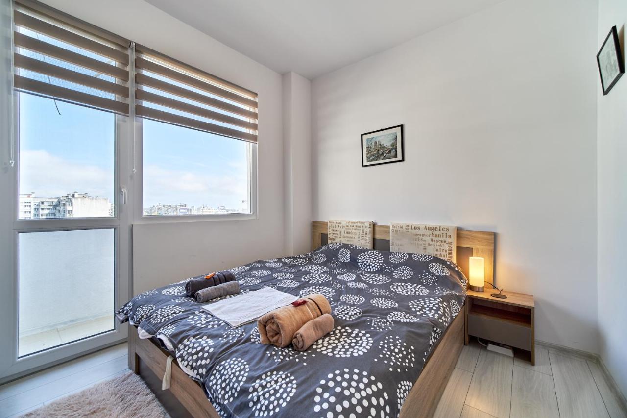 Cozy Apartment With Balcony On The Black Sea- Part Of The Family 'Vicki Apart Varna Exterior foto